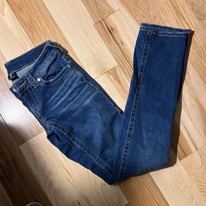 Size 25 true religion, low rise straight Billie, Jean